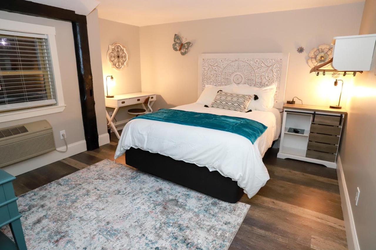 Gunstock Inn & Suites Гилфорд Экстерьер фото