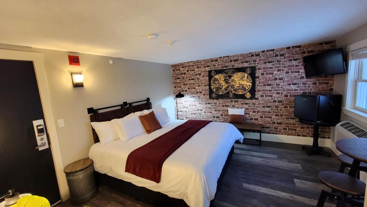 Gunstock Inn & Suites Гилфорд Экстерьер фото