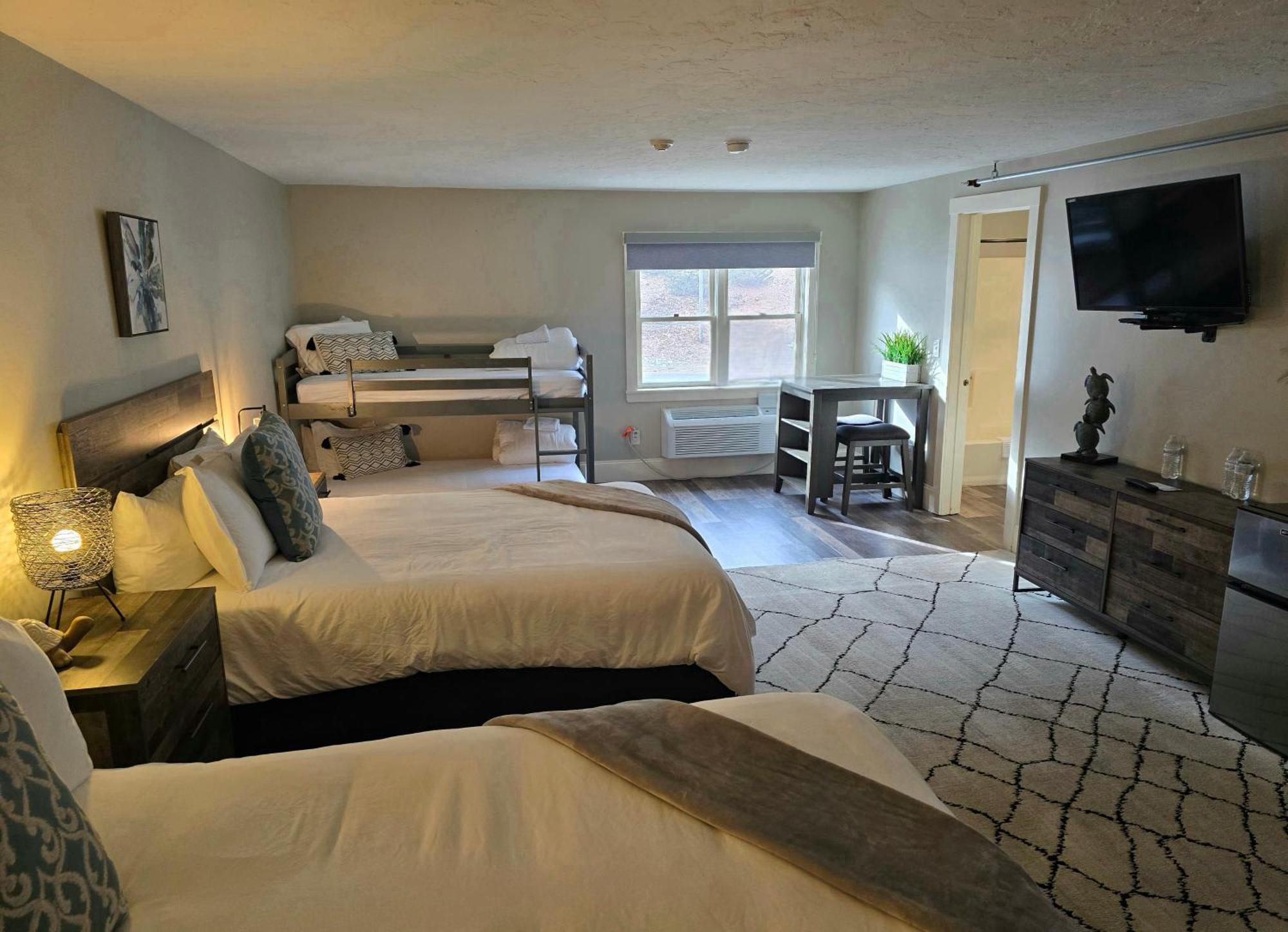Gunstock Inn & Suites Гилфорд Экстерьер фото